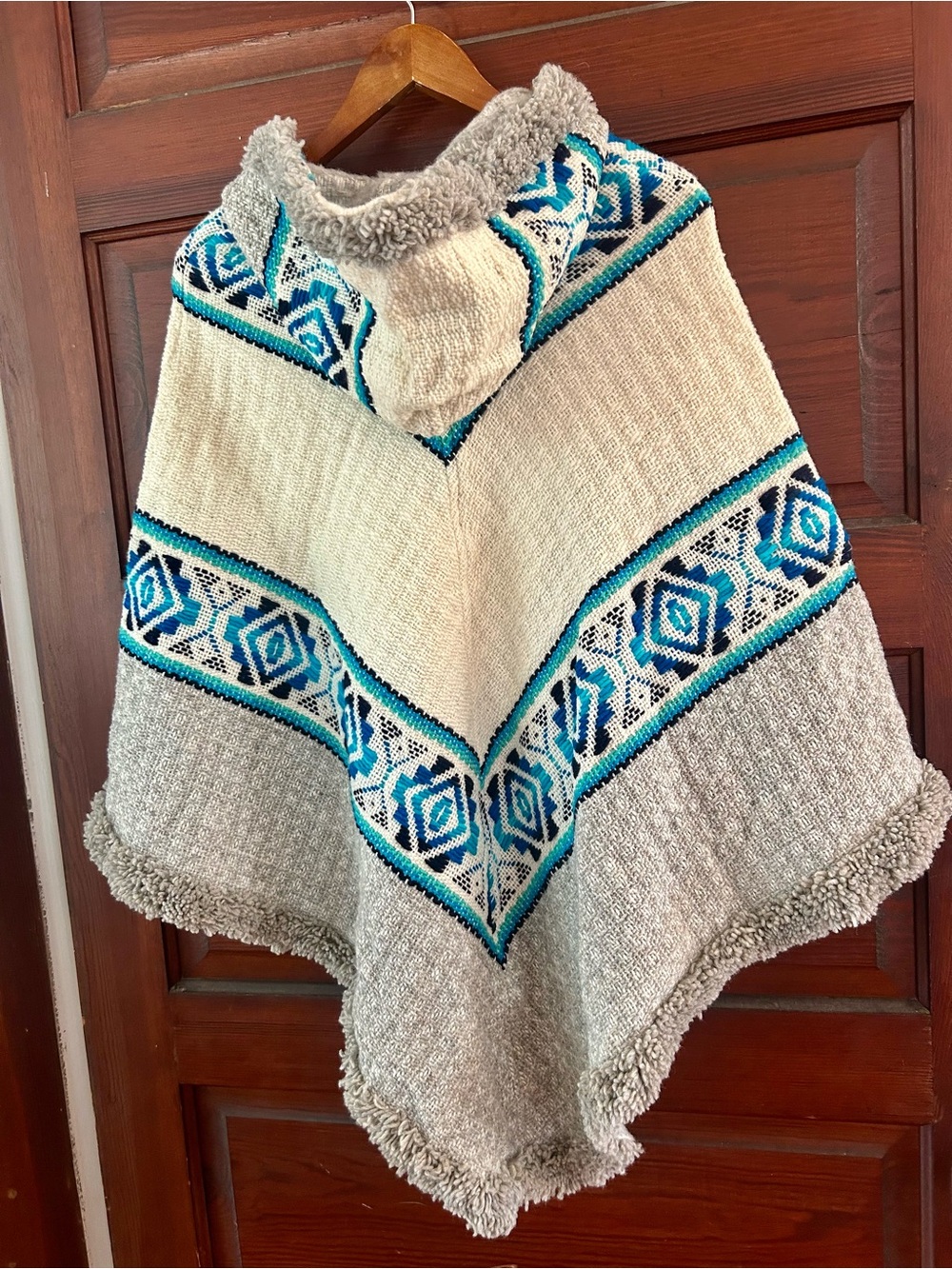 Milmarte🔥🔥New WithOUT Tags🔥🔥Cozy Hooded Poncho Sweater in Cream & Teal - Picture 3 of 6